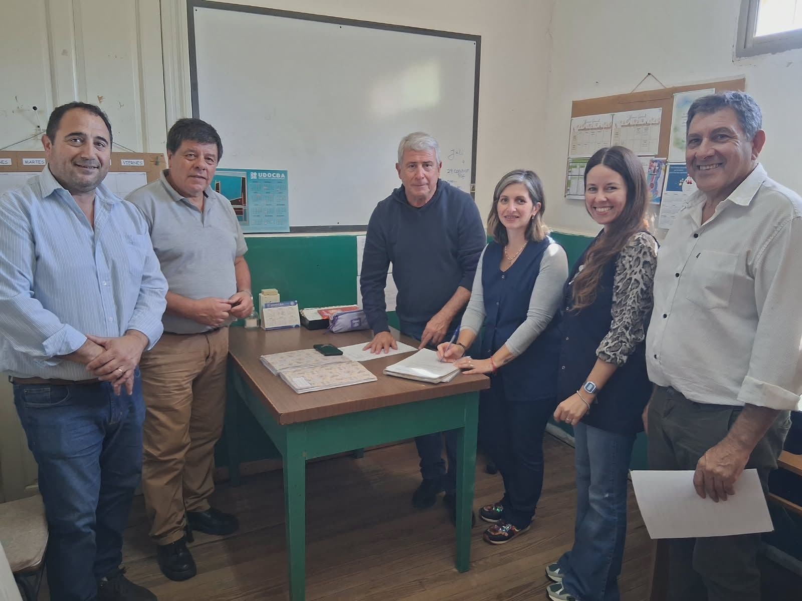 Imagen principal de la noticia OBRAS EN EL CENTRO EDUCATIVO DE MECHITA