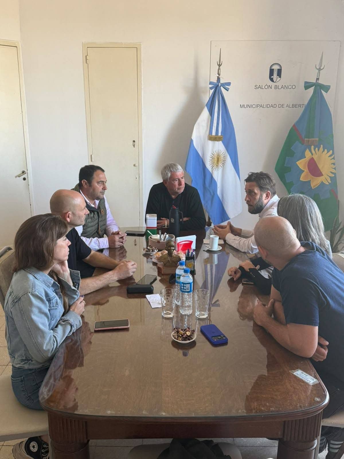 Imagen principal de la noticia VISITA DEL ADMINISTRADOR DEL INSTITUTO DE LA VIVIENDA
